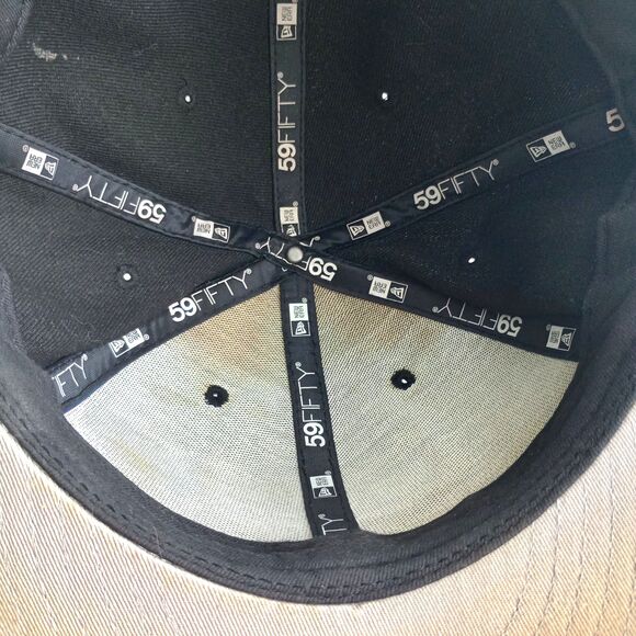 New Era 59FIFTY Chicago Bulls Fitted Cap Size 8 Black/Red NBA Basketball 6 Panel - Picture 7 of 7